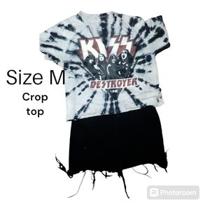 Kiss Top Crop Top Tshirt Size M